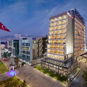 Otel Hilton Garden Bayrakli, İzmir